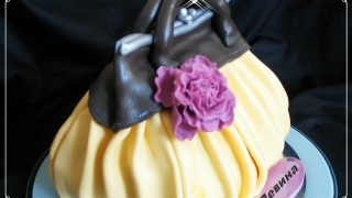 Торта Дамска чанта с роза