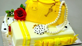 Торта жълта чанта