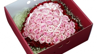 Сърце в кутия 99 рози